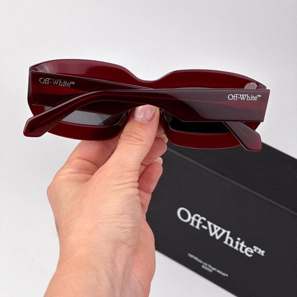 Off-White CHARLOTTE Women Sunglasses Burgundy Rectangle  display picture 2